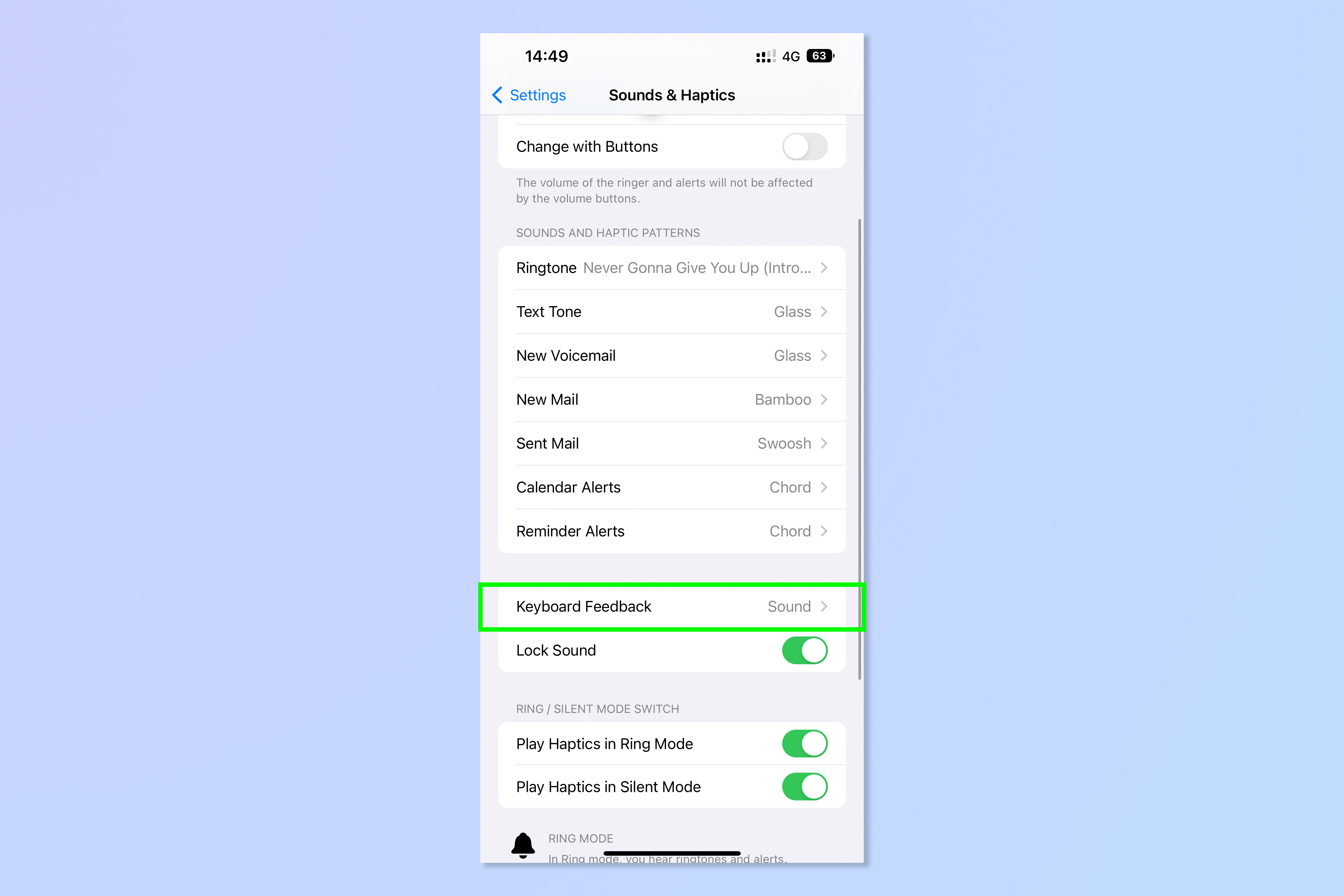 لقطة شاشة توضح الخطوات المطلوبة لتمكين لوحة المفاتيح اللمسية على iPhone